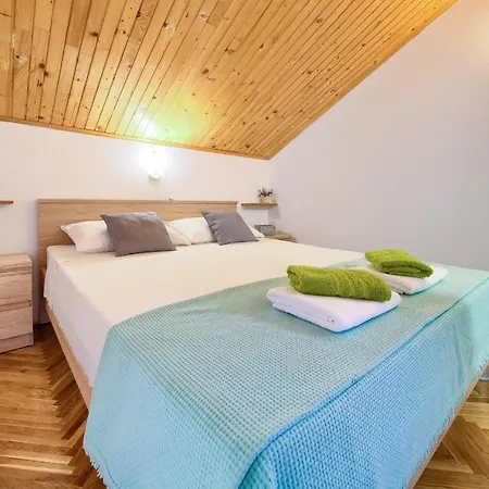 Lipovac Apartment Malinska