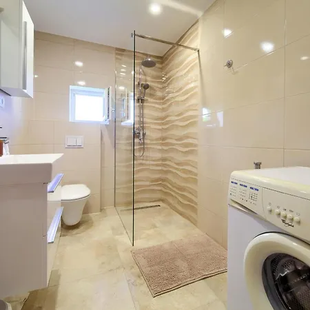 Lipovac Apartment